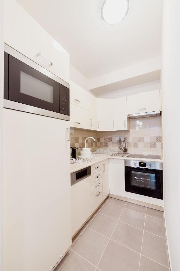 Appartamento Corvin Promenade With Free Parking Budapest Esterno foto