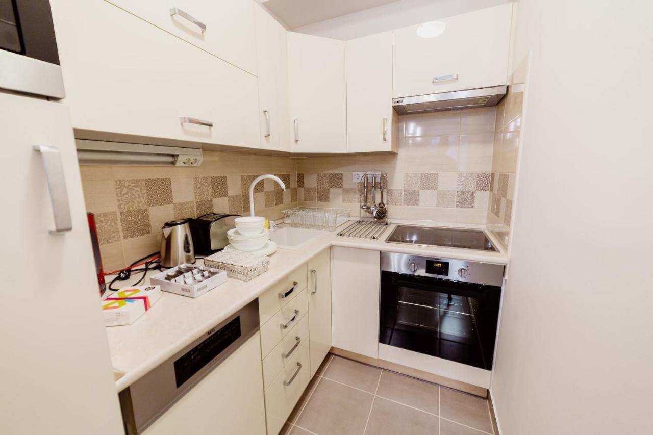 Appartamento Corvin Promenade With Free Parking Budapest Esterno foto
