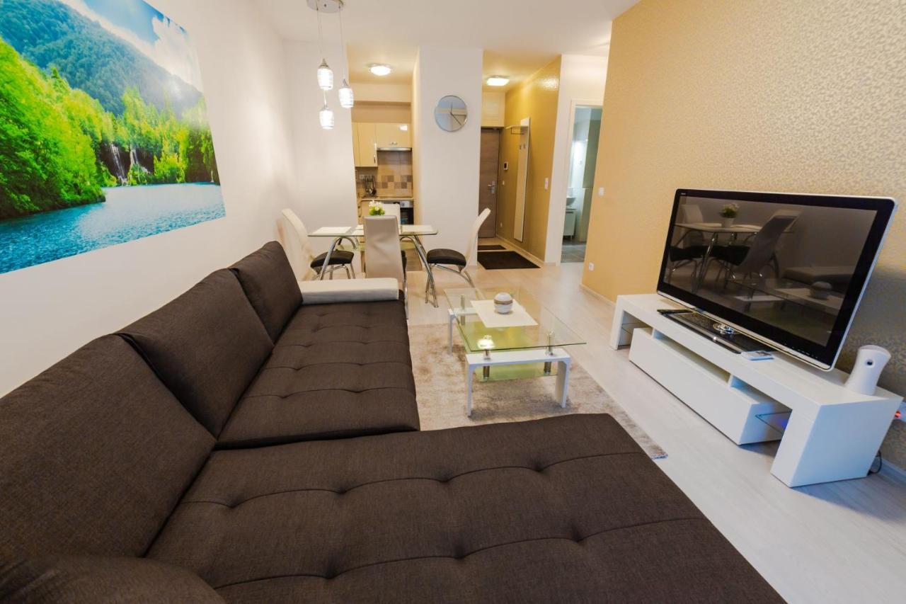 Appartamento Corvin Promenade With Free Parking Budapest Esterno foto